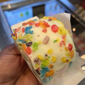 JOY Macarons - Fruity Pebbles Macaron Ice Cream Sandwich - Macarons Near Me - Dallas, Texas JOY Macarons - Fruity Pebbles Macaron Ice Cream Sandwich - Macarons Near Me - Dallas, Texas