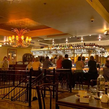 Pomeroy - dining room and bar area - French Near Me - Winnetka, Illinois
