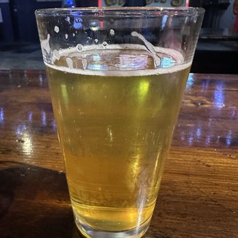 Gators Pub & Eatery - Athletic Golden blonde NA beer - Sports Bars Near Me - Tigard, Oregon Gators Pub & Eatery - Athletic Golden blonde NA beer - Sports Bars Near Me - Tigard, Oregon