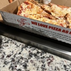 Papa Johns Pizza - My pizza was shaken around in the box!!!