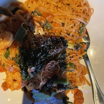 Yard House - Sesame Shrimp Noodles (sorry for phone shadow) - New American Near Me - Atlanta, Georgia Yard House - Sesame Shrimp Noodles (sorry for phone shadow) - New American Near Me - Atlanta, Georgia