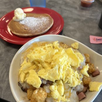 The Breakfast Co. - Tater tot smoked sausage skillt - Breakfast & Brunch Near Me - Brownsburg, Indiana The Breakfast Co. - Tater tot smoked sausage skillt - Breakfast & Brunch Near Me - Brownsburg, Indiana