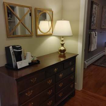 Inn at Manchester - Coffee station just outside of bathroom - Hotels Near Me - Manchester, Vermont Inn at Manchester - Coffee station just outside of bathroom - Hotels Near Me - Manchester, Vermont