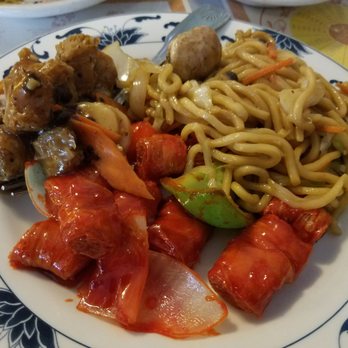 Wah Shine - Sweet and sour bean curd, double bean curd with hot garlic sauce, and veggie chow mein. Yum! - Chinese Near Me - Vacaville, California