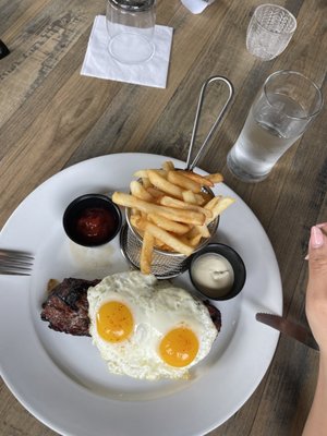 Sabrina Brunch & Bistro Bar by null