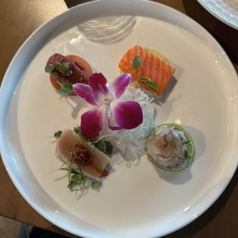 Maru WeHo - Sashimi Sampler - Sushi Bars Near Me - Nashville, Tennessee Maru WeHo - Sashimi Sampler - Sushi Bars Near Me - Nashville, Tennessee
