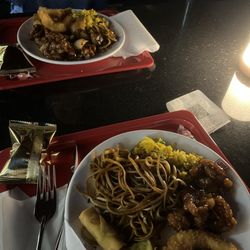 Mr. Wu - Buffet plate