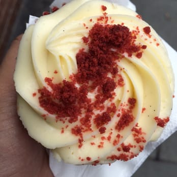Lola's Cupcakes - Red velvet cupcake - Cupcakes Near Me - London, XGL Lola's Cupcakes - Red velvet cupcake - Cupcakes Near Me - London, XGL