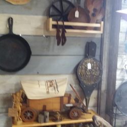 What Goes Around Vintage Thrift Shoppe