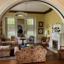 Abingdon Manor Restaurant - Parlor