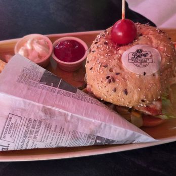 Barry's - Chicken Sandwich - International Near Me - Grindelwald, BE Barry's - Chicken Sandwich - International Near Me - Grindelwald, BE