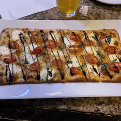 Coulee Golf Bowl - Margherita flatbread