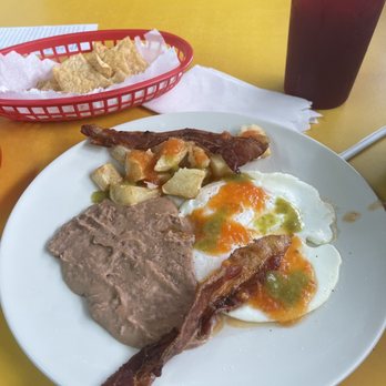 Lucy's Cafe - Huevos ranchero - Mexican Near Me - San Antonio, Texas