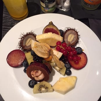 Meliá Barcelona - Around the World Fruit Plate from Room Service. - Hotels Near Me - Barcelona, B Meliá Barcelona - Around the World Fruit Plate from Room Service. - Hotels Near Me - Barcelona, B
