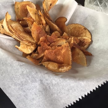 Sinclair's Restaurant - Home made chips make me and my kids happy. - American Near Me - Blue Springs, Missouri