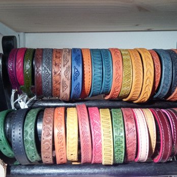 La Sensation du Cuir - Bracelets avec motifs - Leather Goods Near Me - Talence, 33 La Sensation du Cuir - Bracelets avec motifs - Leather Goods Near Me - Talence, 33
