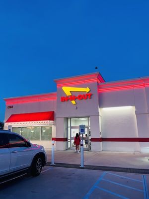 In-N-Out Burger by null