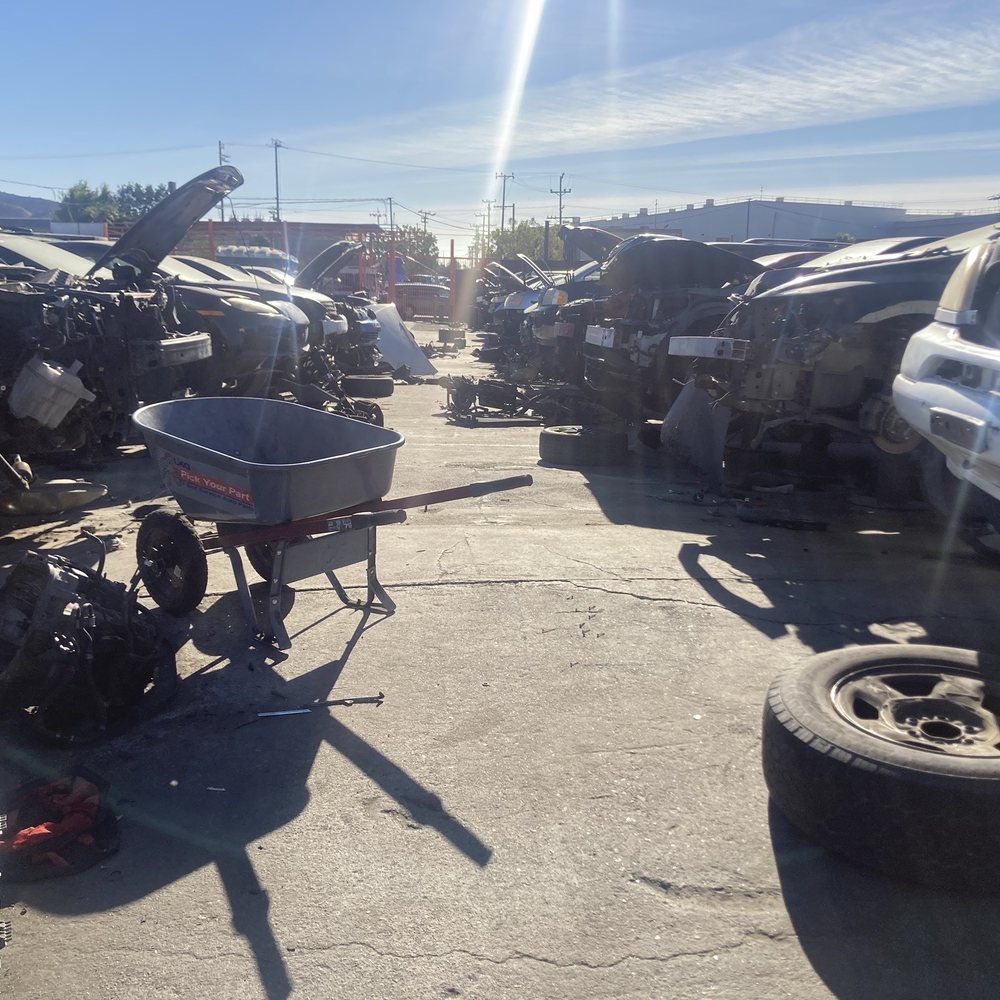 All makes are mixed together. Definitely use the app to find your vehicle before coming here All makes are mixed together. Definitely use the app to find your vehicle before coming here
