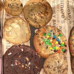White Chocolate Macadamia Nut Cookie