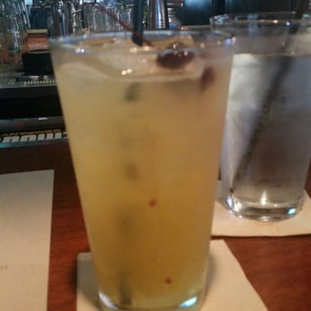 1608 Crafthouse - Peach Agave Mimosa = organic agave nectar, peach achnapps, oj, and champagne = happy happy lady! - Gastropubs Near Me - Virginia Beach, Virginia