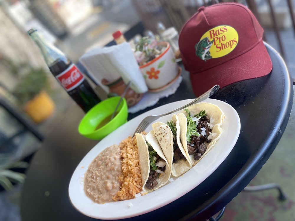 Cafe Tizon — restaurante mexicano en El Monte