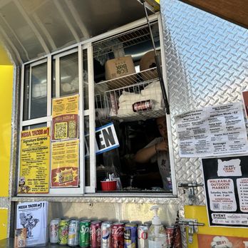 The Backyard - Order Window - Food Trucks Near Me - Medford, Oregon