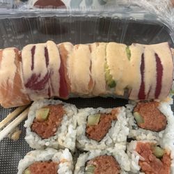 Macho Grille - Rainbow and spicy tuna