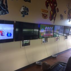 Super Smiles - Game cube, Xbox 360, and cartoons while the kids wait