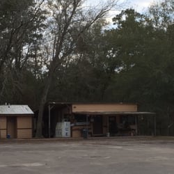 Broken Arrow Lodge & Marina - Office and bait store