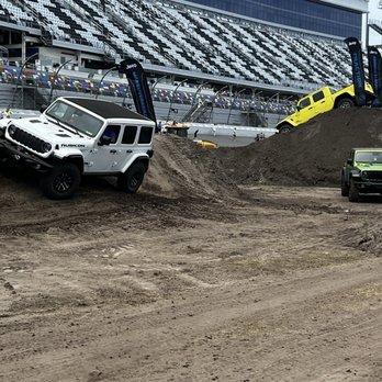 Jeep Beach - Obstacle course - Festivals Near Me Jeep Beach - Obstacle course - Festivals Near Me