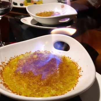 Lu Chi - Creme brûlée zum Nachtisch. Wurde mit frischem Obst gereicht. - Pan Asian Near Me - Brühl, NW