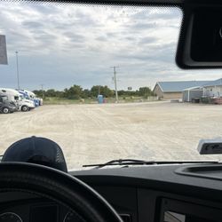 Mondays Stop N Shop - Parking lot for trucks