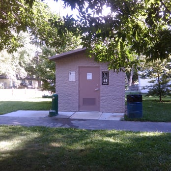 Canterbury Park - Water fountain AND restroom along the Monon - Parks Near Me - Indianapolis, Indiana