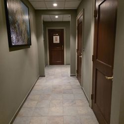 Davio's Northern Italian Steakhouse - Hallway to restrooms behind bar