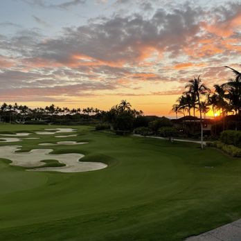 Miller & Lux - View of 18th hole from the bar - Seafood Near Me - Kailua-Kona, Hawaii Miller & Lux - View of 18th hole from the bar - Seafood Near Me - Kailua-Kona, Hawaii