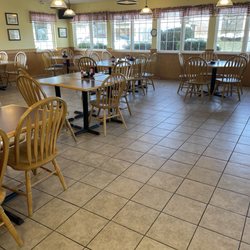 Tudor's Biscuit World - Sitting area