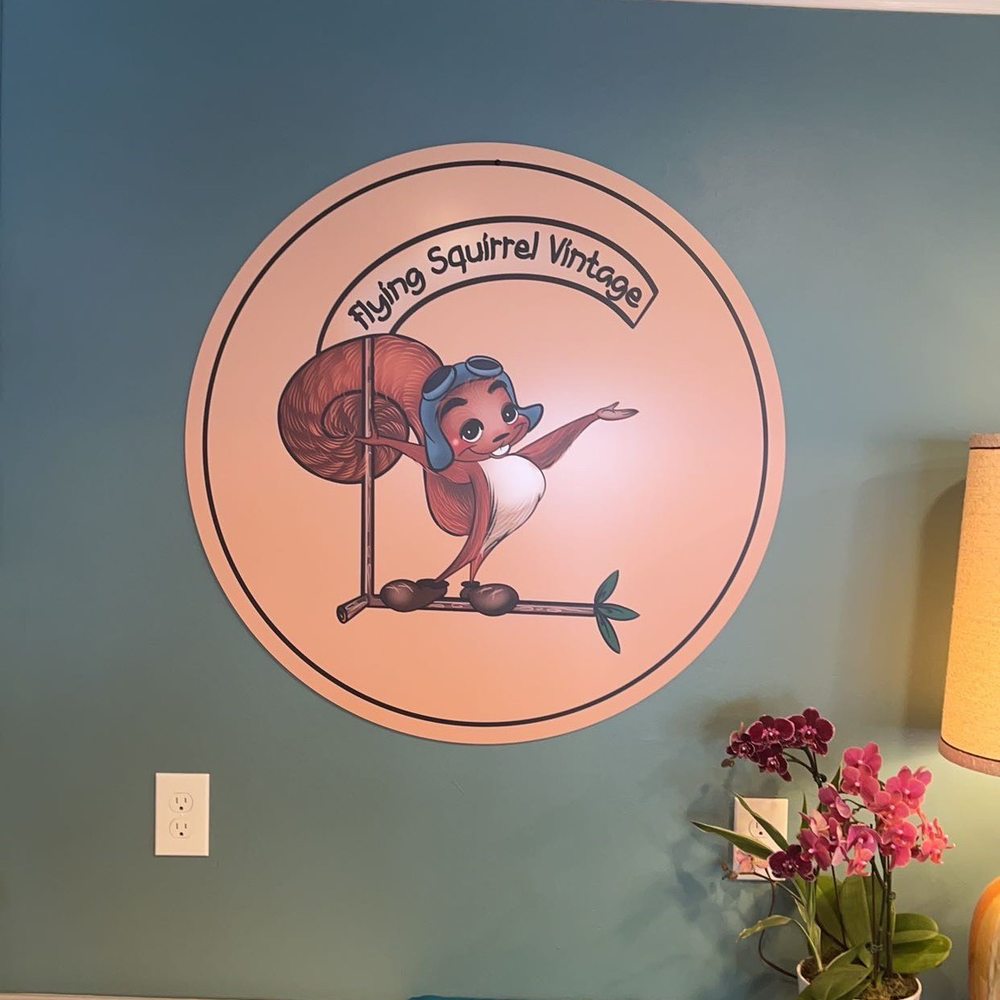 Flying Squirrel Vintage - Antiques Near Me - Crestline, California