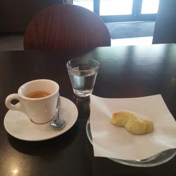 Fellini Caffè - Enjoying a light lunch - Italian Near Me - Houston, Texas Fellini Caffè - Enjoying a light lunch - Italian Near Me - Houston, Texas