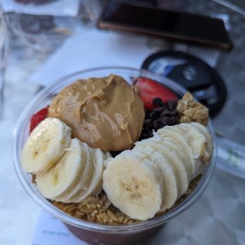 Refresh Cafe and Smoothie Bar - a bowl of fruit and peanut butter - Juice Bars & Smoothies Near Me - Rochester, New York