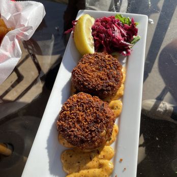 Barado's On The Water - Crab cake app - American Near Me - Central Square, New York
