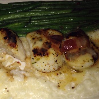 Bonefish Grill - George's Bank divers scallops, fresh green beans over Parmesan risotto. Awesome! - Seafood Near Me - Dayton, Ohio Bonefish Grill - George's Bank divers scallops, fresh green beans over Parmesan risotto. Awesome! - Seafood Near Me - Dayton, Ohio