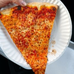 Guido's Original New York Style Pizza Downtown - Cheese pizza slice