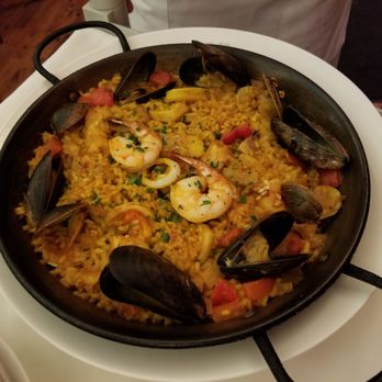 La Vinia - Seafood paella. - Spanish Near Me - Toronto, Ontario