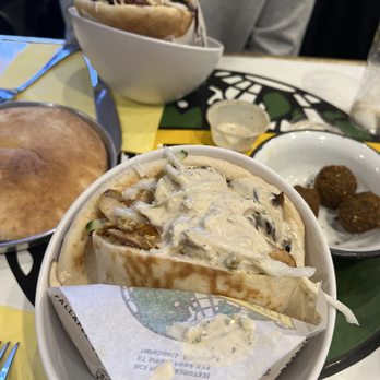 L'As du Fallafel - Sandwich schawarma - Kosher Near Me - Paris, 75 L'As du Fallafel - Sandwich schawarma - Kosher Near Me - Paris, 75