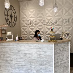 The Lash CEO - Front desk