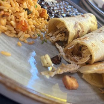 El Tule Authentic Mexican and Peruvian Restaurant - Mexican Near Me - Lambertville, New Jersey