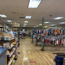 Wee Ones Reruns - The store is always very clean and everything is displayed nicely, too.