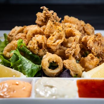 Hennessey's Tavern - Crispy Calamari - Pubs Near Me - Dana Point, California