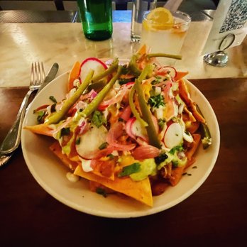 21 Greenpoint - Nachos, baby. - New American Near Me - Brooklyn, New York