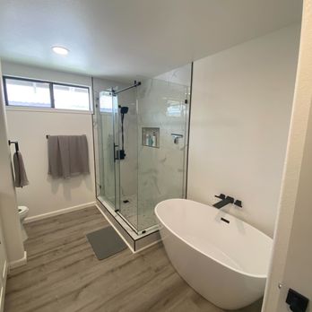 Hi Quality Construction - Master bathroom - Painters Near Me
